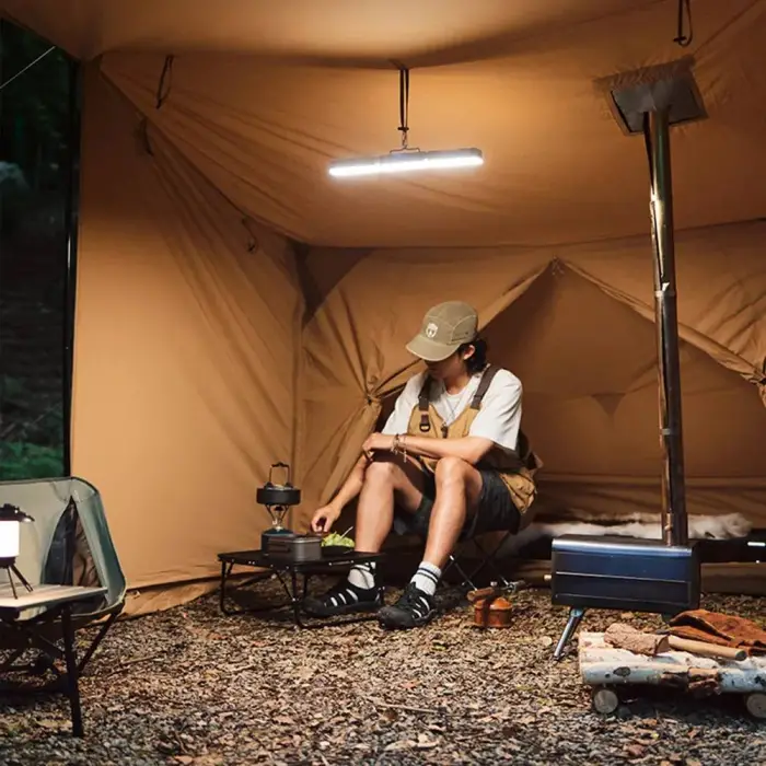 چراغ شارژی نیچرهایک مدل CNK2450ZM011